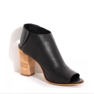 Steve Madden• Nonstop Open toe Bootie size 6